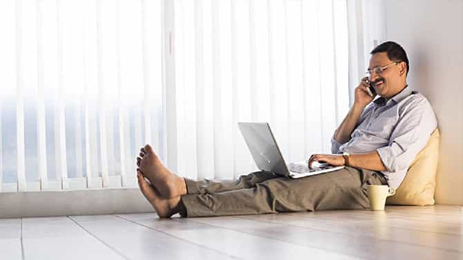WFH : ऑफिस कशाला, घरुनच करा काम, IT कंपन्या अखेर का नरमल्या..