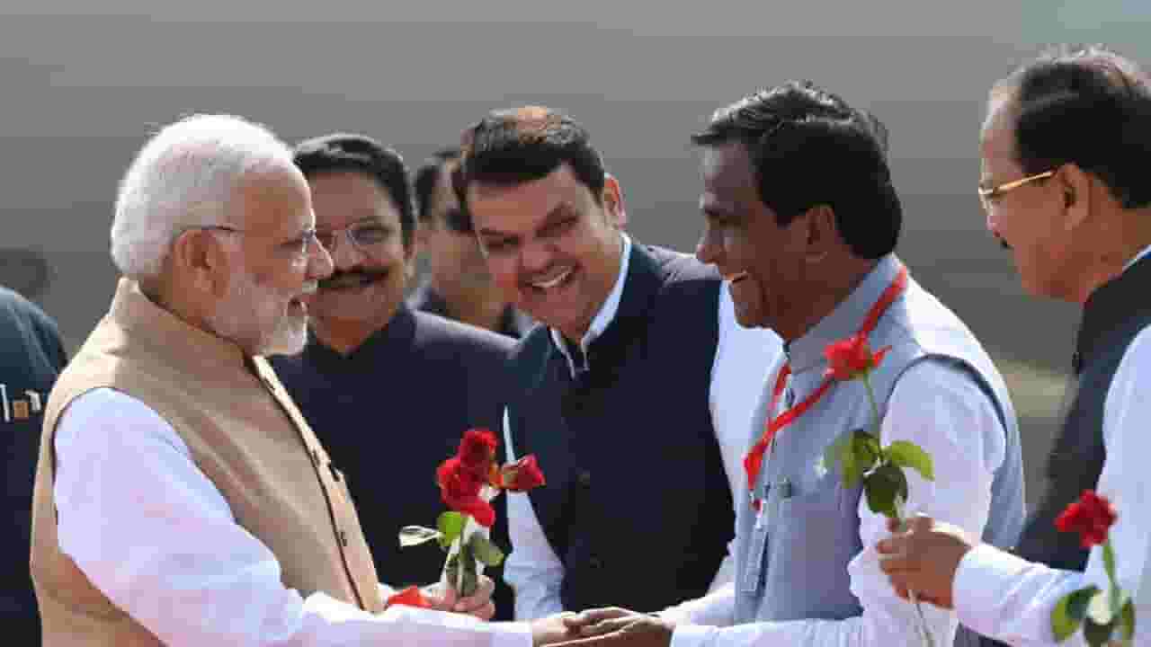 आम्ही नरेंद्र मोदींच्याच नावावर निवडून येतो- रावसाहेब दानवे आम्ही नरेंद्र मोदींच्याच नावावर निवडून येतो- रावसाहेब दानवे