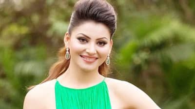 ओह... तर हा आहे उर्वशी रौतेलाचा RP? फोटो पाहून नेटकरी पडले पेचात