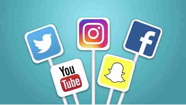 Social Media : भावा, सोशल मीडियावर व्यक्त होताना जर जपून, काहीबाही लिहू नकोस, नाहीतर पोलिसांचा घ्यावा लागेल पाहुणचार..