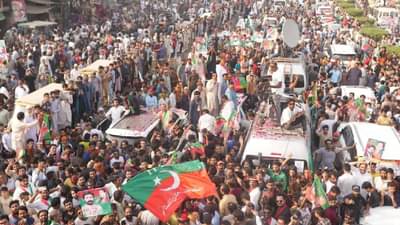 इम्रान खान यांच्या सभेत घडली भयानक घटना; महिला पत्रकाराचा जीव गेला