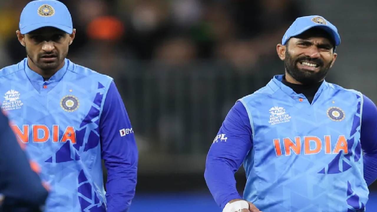 T20 World Cup: Dinesh Karthik ला बसवा, 'या' खेळाडूला खेळवा, विरेंद्र सेहवागचा टीम मॅनेजमेंटला सल्ला