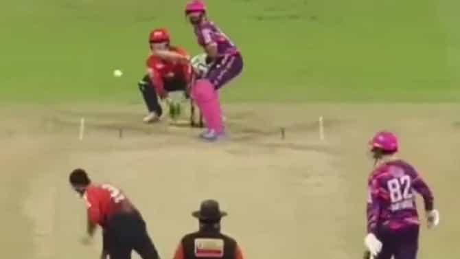 Abu Dhabi T10 League: हरभजनच्या बॉलिंगवर पाकिस्तानी बॅट्समनचा हल्लाबोल, 30 चेंडूत कुटल्या 83 धावा, 8 SIX, VIDEO
