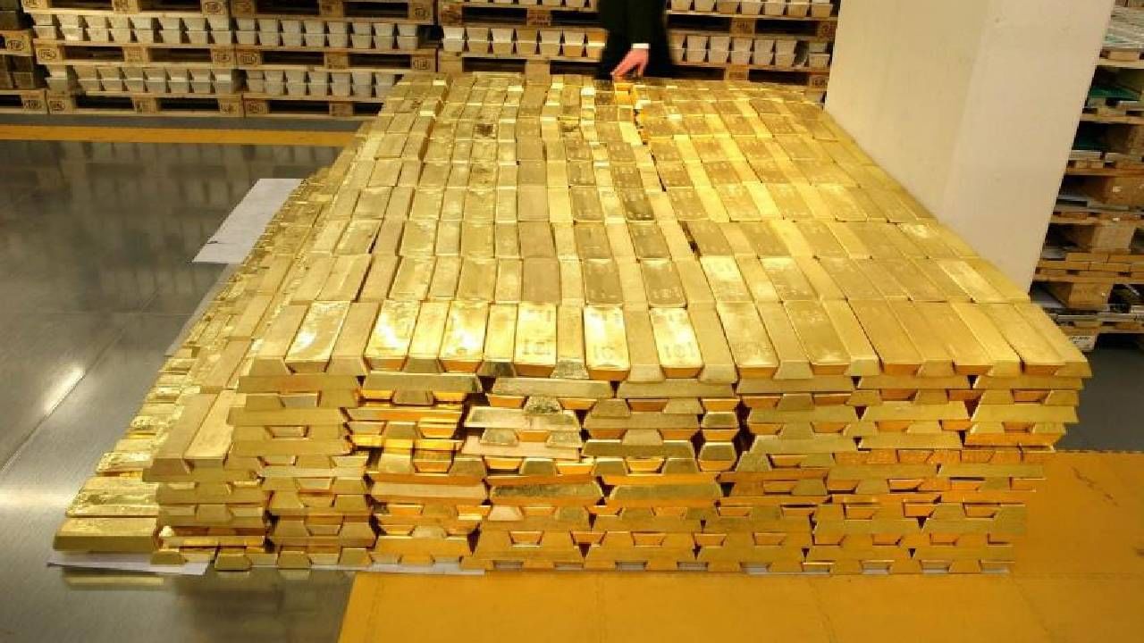 Gold : काय सांगता? 4,00,000 किलो सोने केले खरेदी! कोणी केली ही चढाई..