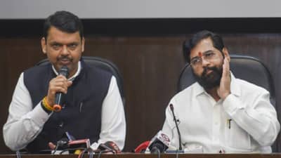 औद्योगिक प्रकल्प राज्याबाहेर, आरोप प्रत्यारोपांच्या फैरी, माहिती अधिकारात काय?