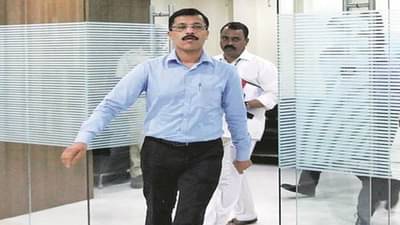 तुकाराम मुंडे यांचा आरोग्य अधिकाऱ्यांनी घेतला धसका, अधिकारी घेताय आरोग्य केंद्रांची झडती