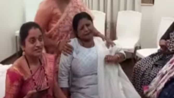 सुषमा अंधारे यांची तब्येत बिघडली, डॉक्टरांची टीम हॉटेलवर दाखल