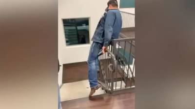 VIDEO : दारुच्या नशेत करायला एक आणि झालं भलतंच, नेटकरी म्हणतात वाचला की गेला?