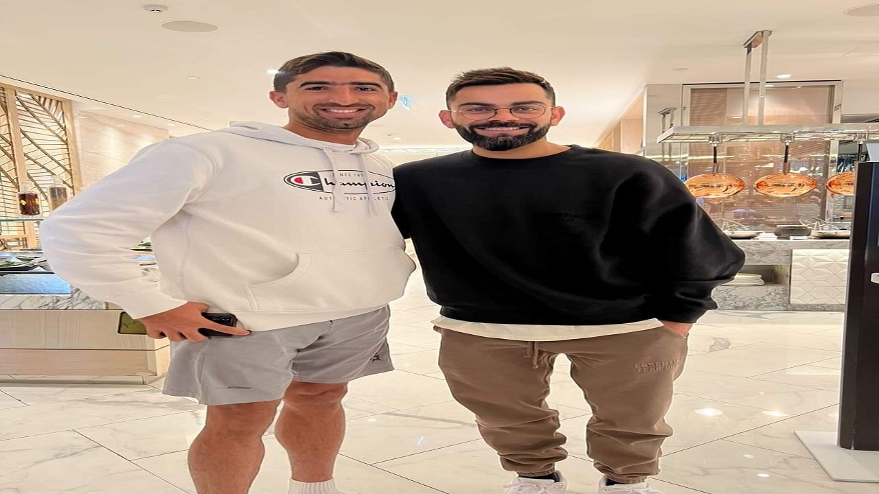 पाकिस्तानचा हा गोलंदाज Virat Kohli याच्या प्रेमात, हटके शुभेच्छा दिल्यामुळे सोशल मीडियावर चर्चा पाकिस्तानचा हा गोलंदाज Virat Kohli याच्या प्रेमात, हटके शुभेच्छा दिल्यामुळे सोशल मीडियावर चर्चा