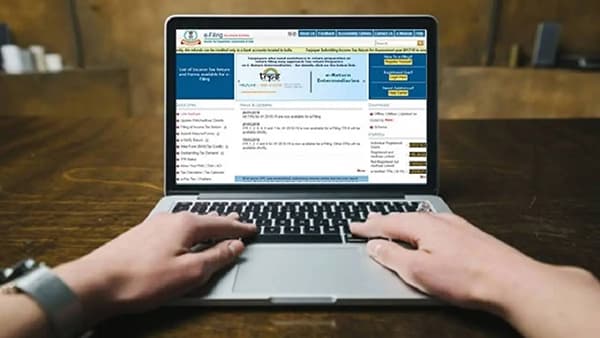 ITR : इनकम टॅक्स रिटर्न भरताना उडतो गोंधळ? प्राप्तिकर खात्याने आणला हा जोरदार फॉर्म्युला..