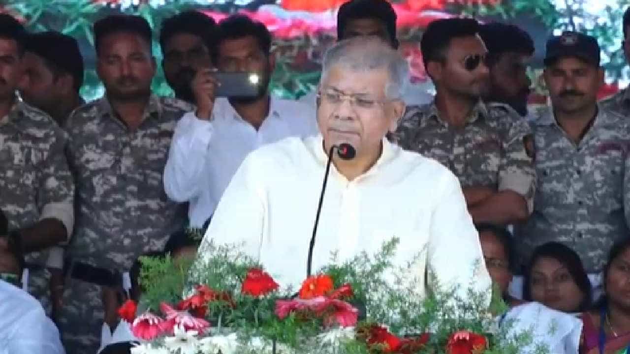 16 आमदार बरखास्त झाले तर नांदेड अन् लातूरकर फडणवीस यांच्या मांडीवर बसायला तयार, आणखी एका बड्या नेत्याचं वक्तव्य!