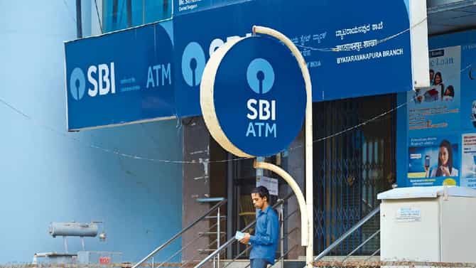 Bank : एसबीआय ग्राहकांना आमिष पडेल महागात,रहा सावध, होऊ नका सावज..