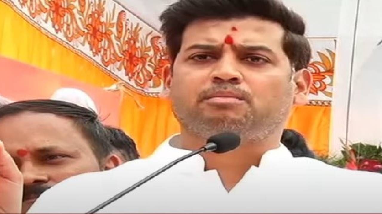 महाविकास आघाडी काळात फक्त घोषणा, काम विद्यमान सरकार करतंय, श्रीकांत शिंदे यांचा दावा महाविकास आघाडी काळात फक्त घोषणा, काम विद्यमान सरकार करतंय, श्रीकांत शिंदे यांचा दावा