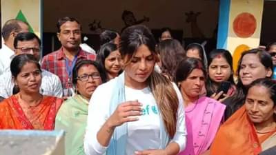 नवाबांच्या शहरात प्रियांका चोप्राच्या विरोधात पोस्टरबाजी, वाचा प्रकरण