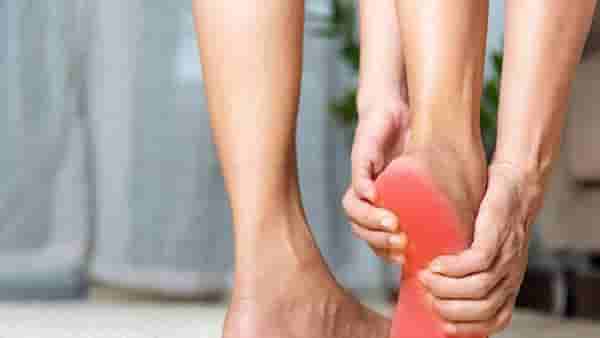 Health: सायलेंट किलर आहे वाढलेले कोलेस्ट्रॉल, अशा प्रकारे शरीर देते पहिले संकेत