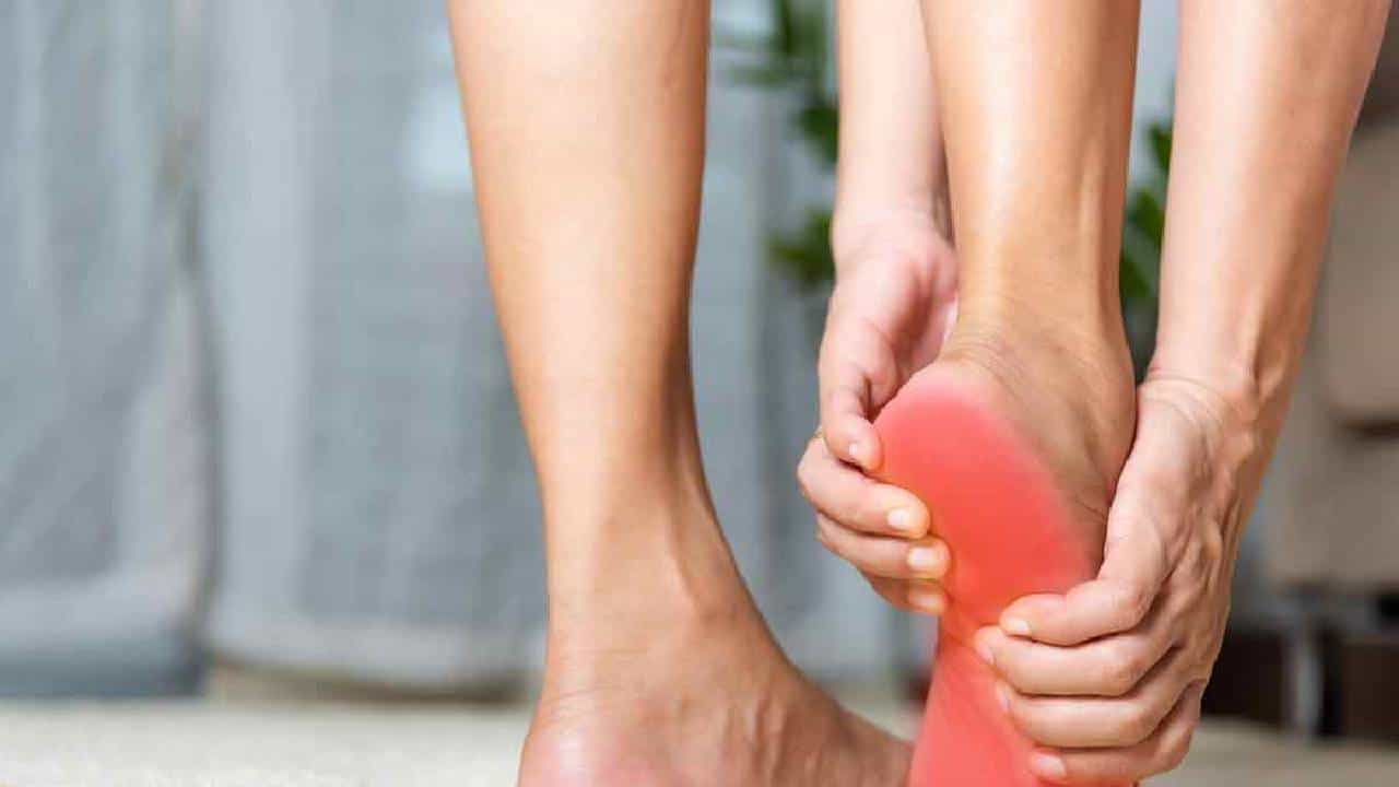 Health: सायलेंट किलर आहे वाढलेले कोलेस्ट्रॉल, अशा प्रकारे शरीर देते पहिले संकेत