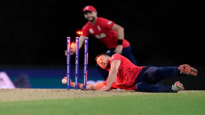 IND vs ENG: इंग्रज हैराण, सेमीफायनल मॅचआधीच इंग्लंडच्या 2 विकेट?