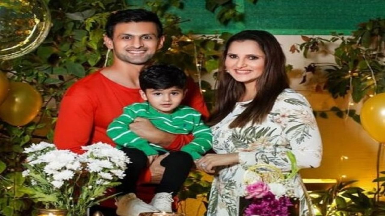 Sania Mirza : सानिया मिर्झा आणि शोएब मलिक यांच्यात खरंच घटस्फोट झाला आहे का ? टॉक शोच्या घोषणेमुळे दोघं पुन्हा चर्चेत Sania Mirza : सानिया मिर्झा आणि शोएब मलिक यांच्यात खरंच घटस्फोट झाला आहे का ? टॉक शोच्या घोषणेमुळे दोघं पुन्हा चर्चेत