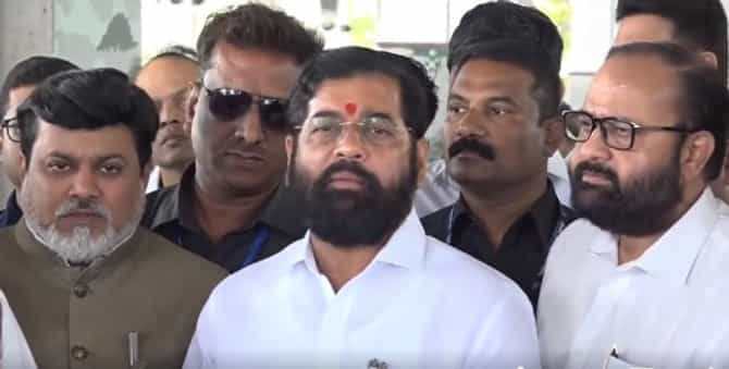 तीन महिन्यांत उद्योग बाहेर जायला ही जादूची कांडी आहे का, मुख्यमंत्री शिंदे यांचा सवाल
