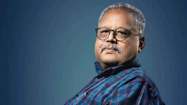 Big Deal : राकेश झुनझुनवाला यांच्या निधनानंतर पत्नी रेखा यांची मोठी डील, या 6 कंपन्यात केली गुंतवणूक..