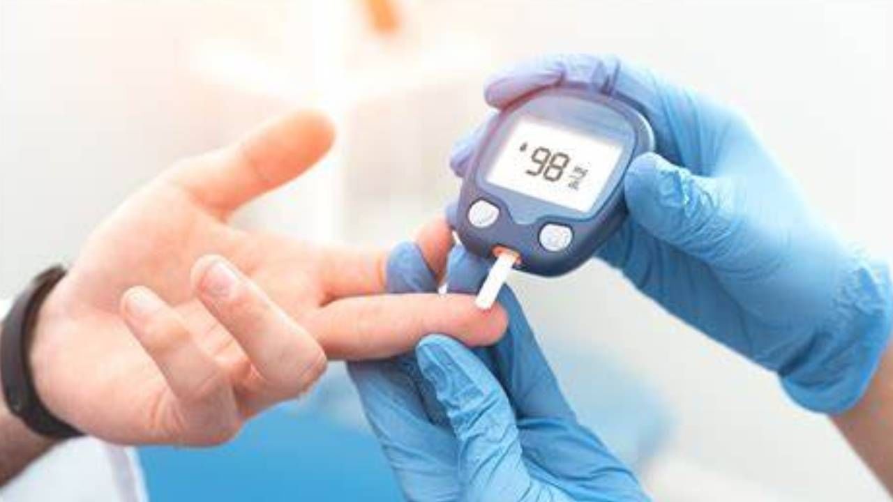 World diabetes day: 14 ते 20 वयोगटातील मुलांनाही होतोय मधुमेह, अशी घ्या काळजी