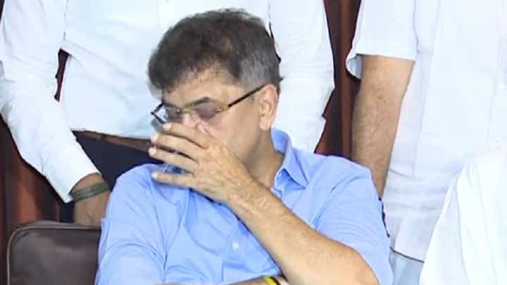 जितेंद्र आव्हाड यांची जीभ कापणाऱ्यास 10 लाखांचं बक्षीस; 'या' भाजप नेत्याचं खळबळजनक वक्तव्य जितेंद्र आव्हाड यांची जीभ कापणाऱ्यास 10 लाखांचं बक्षीस; 'या' भाजप नेत्याचं खळबळजनक वक्तव्य