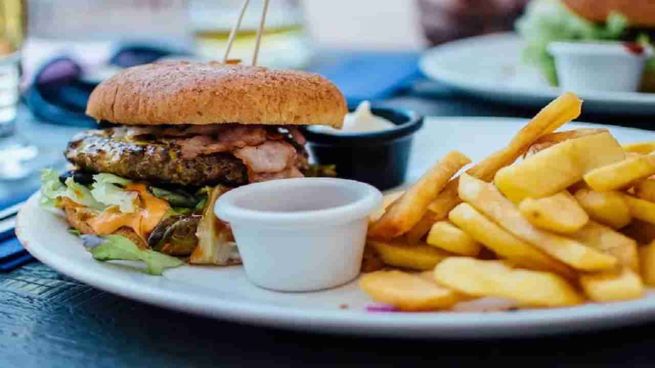 Junk food: जाहिरातींमुळे मुलांमध्ये वाढते जंक फूड खाण्याची इच्छा ? 56 टक्के पालकांचे मत