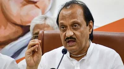 दारू पाहिजे का.. हे सहज बोलायला तुम्ही सामान्य नाहीत, मंत्री आहात!! अजितदादांकडून सत्तारांचा समाचार.. पाहा Video!