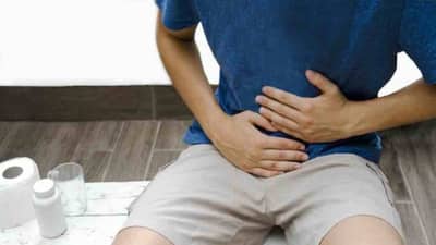 Piles Problem: मूळव्याधाचा त्रास सतावतोय ? हे पदार्थ जरूर खा