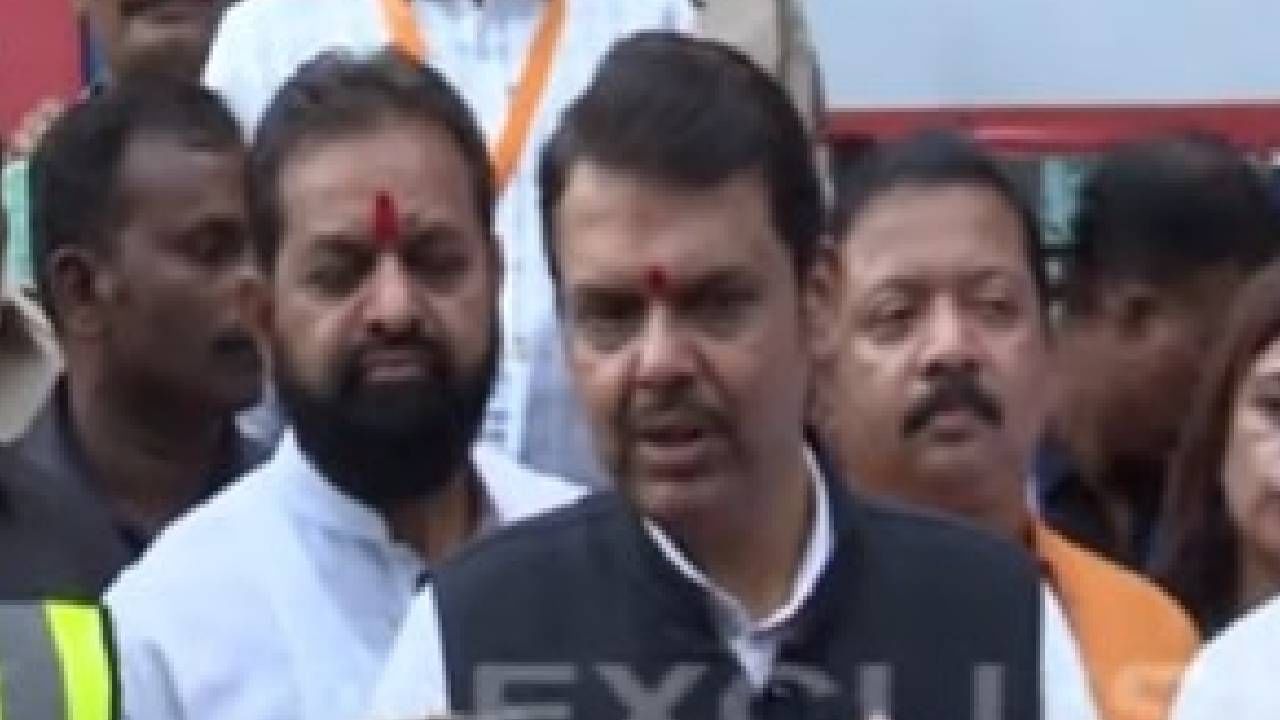 शिंदे-फडणवीस यांच्याकडून बाळासाहेबांच्या स्मारकाची पाहणी, देवेंद्र फडणवीस म्हणतात,... शिंदे-फडणवीस यांच्याकडून बाळासाहेबांच्या स्मारकाची पाहणी, देवेंद्र फडणवीस म्हणतात,...