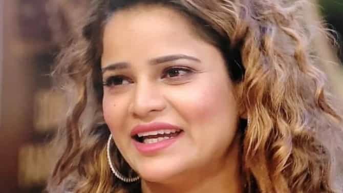 Bigg Boss 16: चादर खेचली, बेडवरून खाली पाडलं.. अर्चना गौतमला अशी वागणूक का दिली जातेय?