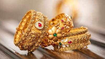 Gold-Silver Rate : पंधरवाड्यात सुवर्णझेप! सोन्याच्या दरात 2500 रुपयांची जबरदस्त तेजी, आज भाव वधारले की झाले कमी?