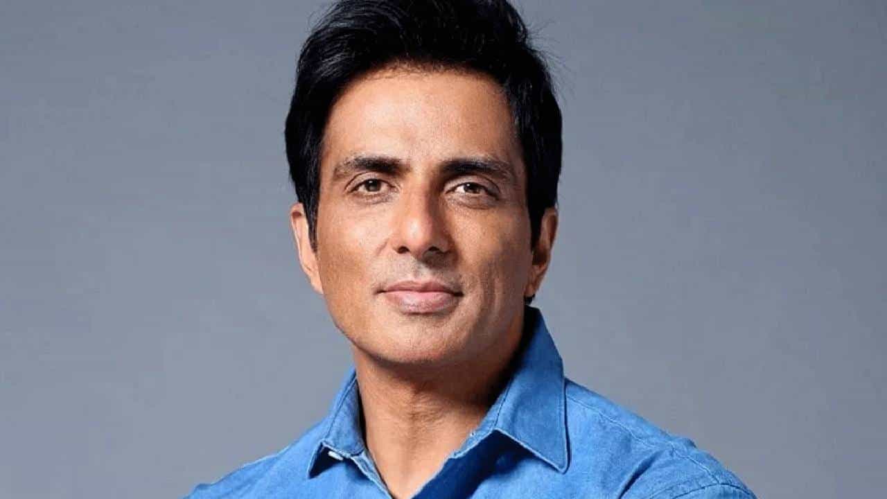 Sonu Sood | या कारणामुळे चक्क सोनू सूद याने मागितली लोकांची माफी, वाचा काय घडले?
