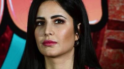 Katrina Kaif | पापाराझींना पाहून कतरिना कैफचा चढला पारा, म्हणाली कॅमेरे....