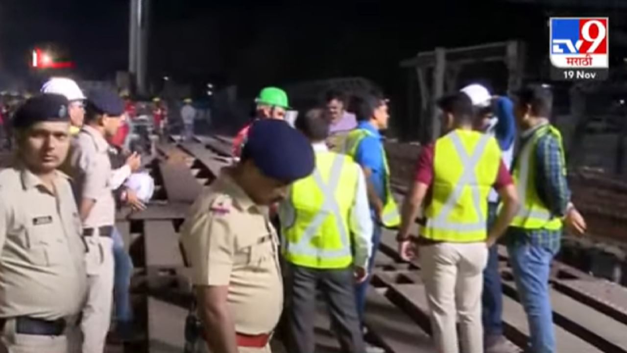 बापरे! मध्य रेल्वे मार्गावर तब्बल 27 तासांचा मेगाब्लॉक, 1 हजार 96 लोकल फेऱ्या रद्द, नेमकं कारण काय? बापरे! मध्य रेल्वे मार्गावर तब्बल 27 तासांचा मेगाब्लॉक, 1 हजार 96 लोकल फेऱ्या रद्द, नेमकं कारण काय?