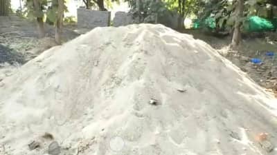 वाळूघाटांचा लिलाव नाही, कोट्यवधींची बांधकामं अडकली, कंत्राटदार कोणतं पाऊल उचलणार?