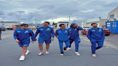 तिसऱ्या T20 साठी नेपियरला पोहोचला भारतीय संघ, या कारणामुळे टीम इंडियातील खेळाडूंचे फोटो व्हायरल