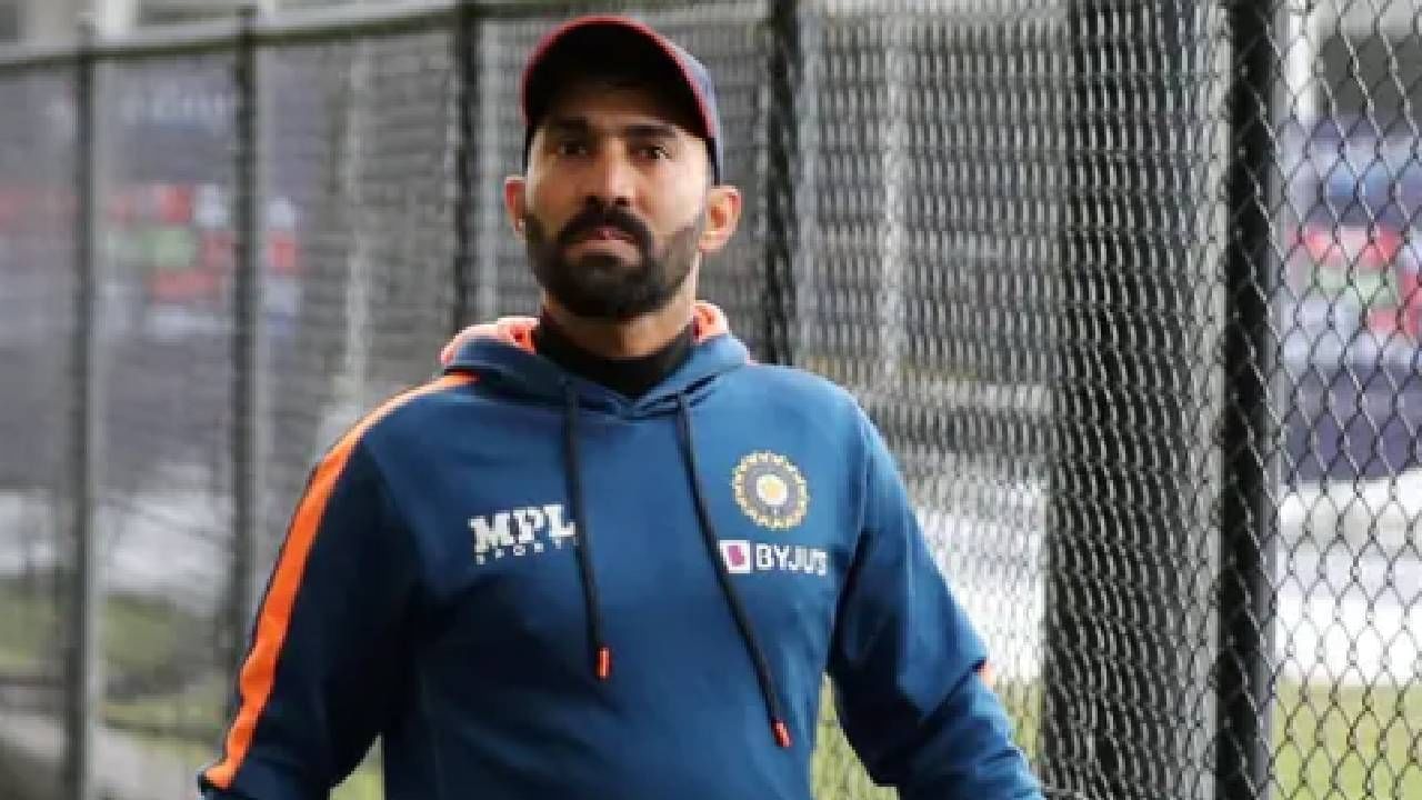 Dinesh Karthik ला त्याच्याच टीमने केलेल्या 506 धावा, एका बॅट्समनची डबल सेंच्युरी पटली नाही?