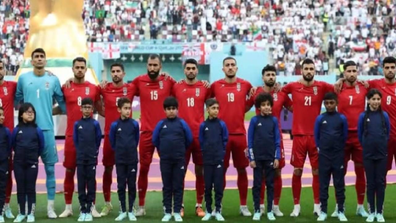 FIFA WC 2022: इंग्लंड विरुद्धच्या मॅचआधी इराणच्या खेळाडूंनी घेतली मोठी भूमिका