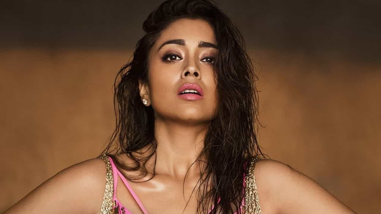 दृश्यम 2 अभिनेत्री एअरपोर्टवर नवऱ्यासोबत भलतीच झाली रोमँटिक; नेटकरी म्हणाले..