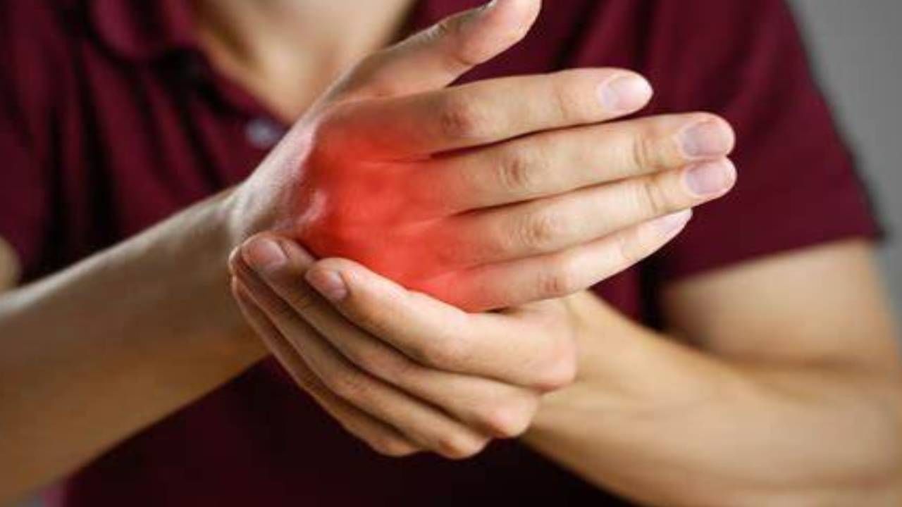 Arthritis Prevention Tips: आहात संधीवाताने त्रस्त? 'हे' 6 उपाय ठरतील उपयुक्त !