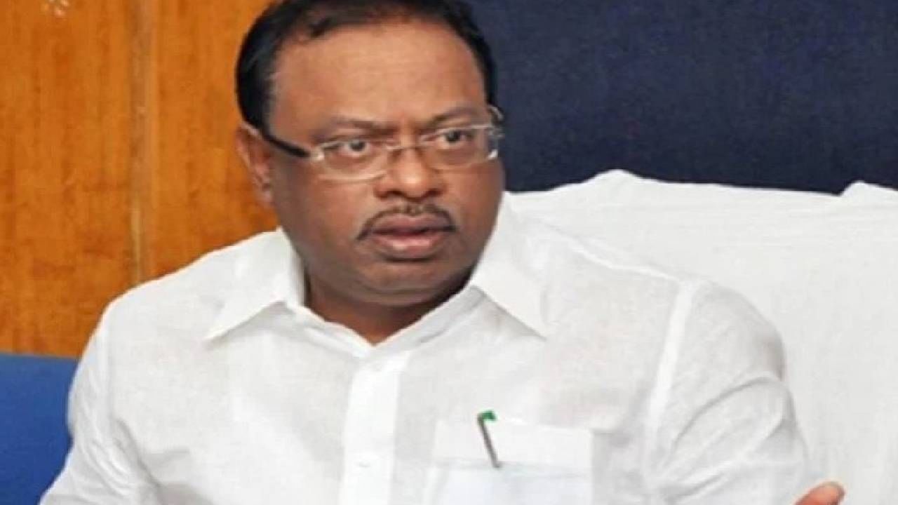 राज्यपालांची वृद्धावस्था काढणं हीच संस्कृती बाळासाहेबांनी शिकवली का, चंद्रशेखर बावनकुळे यांची टीका कुणावर? राज्यपालांची वृद्धावस्था काढणं हीच संस्कृती बाळासाहेबांनी शिकवली का, चंद्रशेखर बावनकुळे यांची टीका कुणावर?