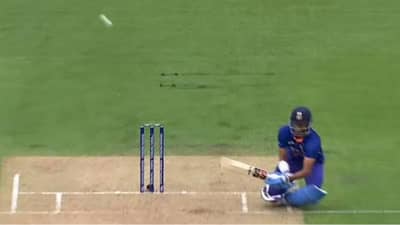 IND vs NZ 1st ODI: 9 महिन्यानंतर मिळाली बॅटिंगची संधी, जमिनीवर झोपून-झोपून मारले शॉट्स