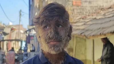 गावातली लोकं हनुमान समजून याची पूजा करतात, या मुलाची गोष्ट वाचण्यासारखी!