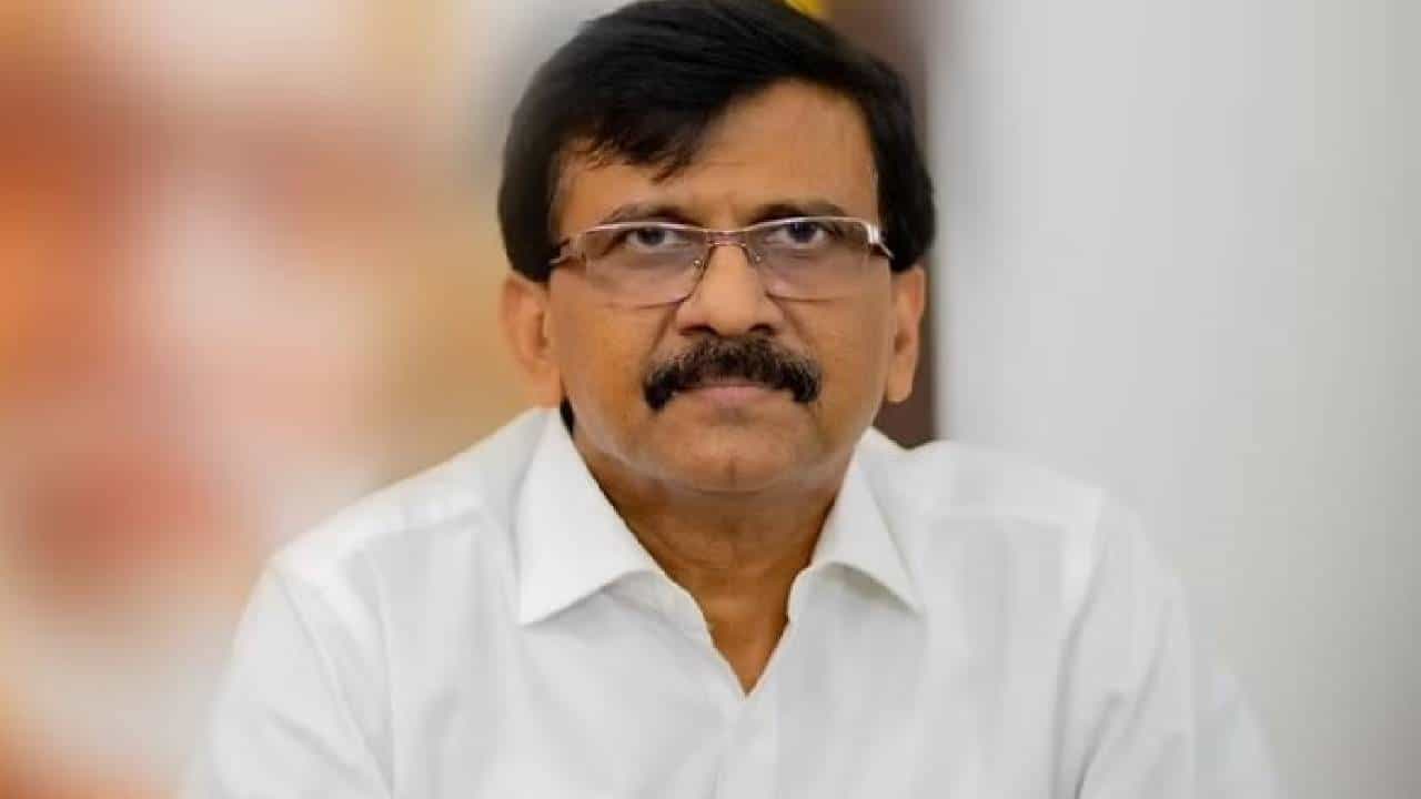 संजय राऊतांना पुन्हा एकदा कोर्टात हजर राहण्याचे आदेश, या तारखेला बेळगाव न्यायालयात जावं लागणार