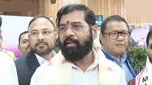 गुवाहाटी विमानतळावर पाऊल ठेवताच मुख्यमंत्री एकनाथ शिंदे विरोधकांवर कडाडले; म्हणाले, कामाख्या देवी जागृत..