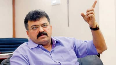 सदावर्ते यांनी दारू पिऊन काय केलं होतं? आव्हाड यांनी ती आठवण करून देत सदावर्ते यांचं प्रयोजनच सांगितलं