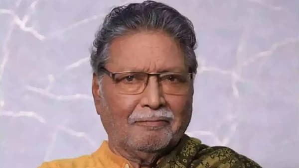 बालगंधर्व रंगमंदिरात विक्रम गोखले यांचे पार्थिव दर्शनासाठी ठेवले जाणार