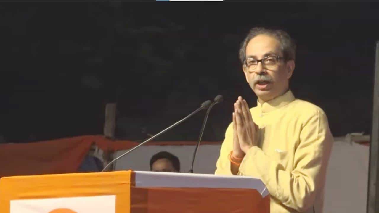 नाशिकमध्ये शिवसेनेत मोठ्या फुटीची चर्चा, ठाकरे गटाला सोडून नगरसेवक खरंच शिंदे गटात जाणार?