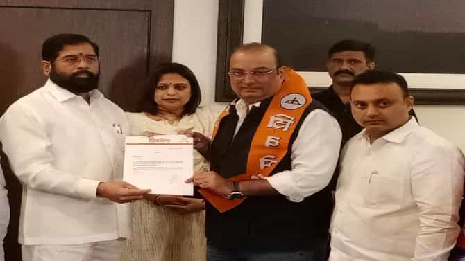 उद्धव ठाकरे यांना मोठा झटका, BMC निवडणुकीत घेरण्यासाठी एकनाथ शिंदे यांचा मास्टर प्लान, या नेत्याला दिला पक्षप्रवेश